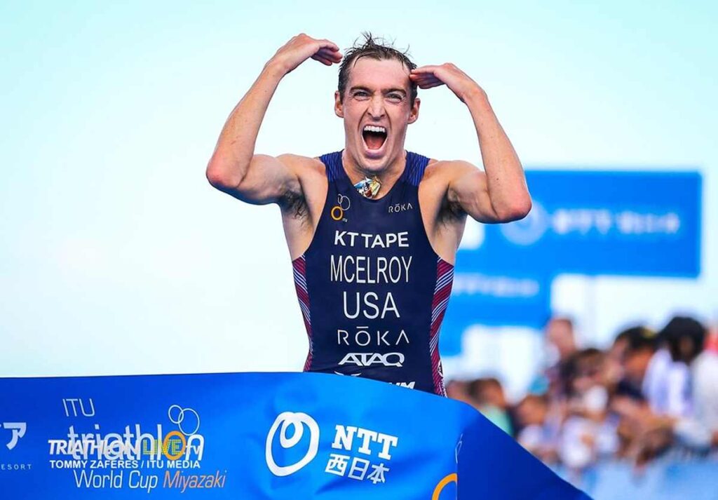 Lo statunitense Matthew McElroy si aggiudica l'ITU Triathlon World Cup corsa a Miyazaki (Giappone) il 26 ottobre 2019 (Foto ©Tommy Zaferes / ITU Media).