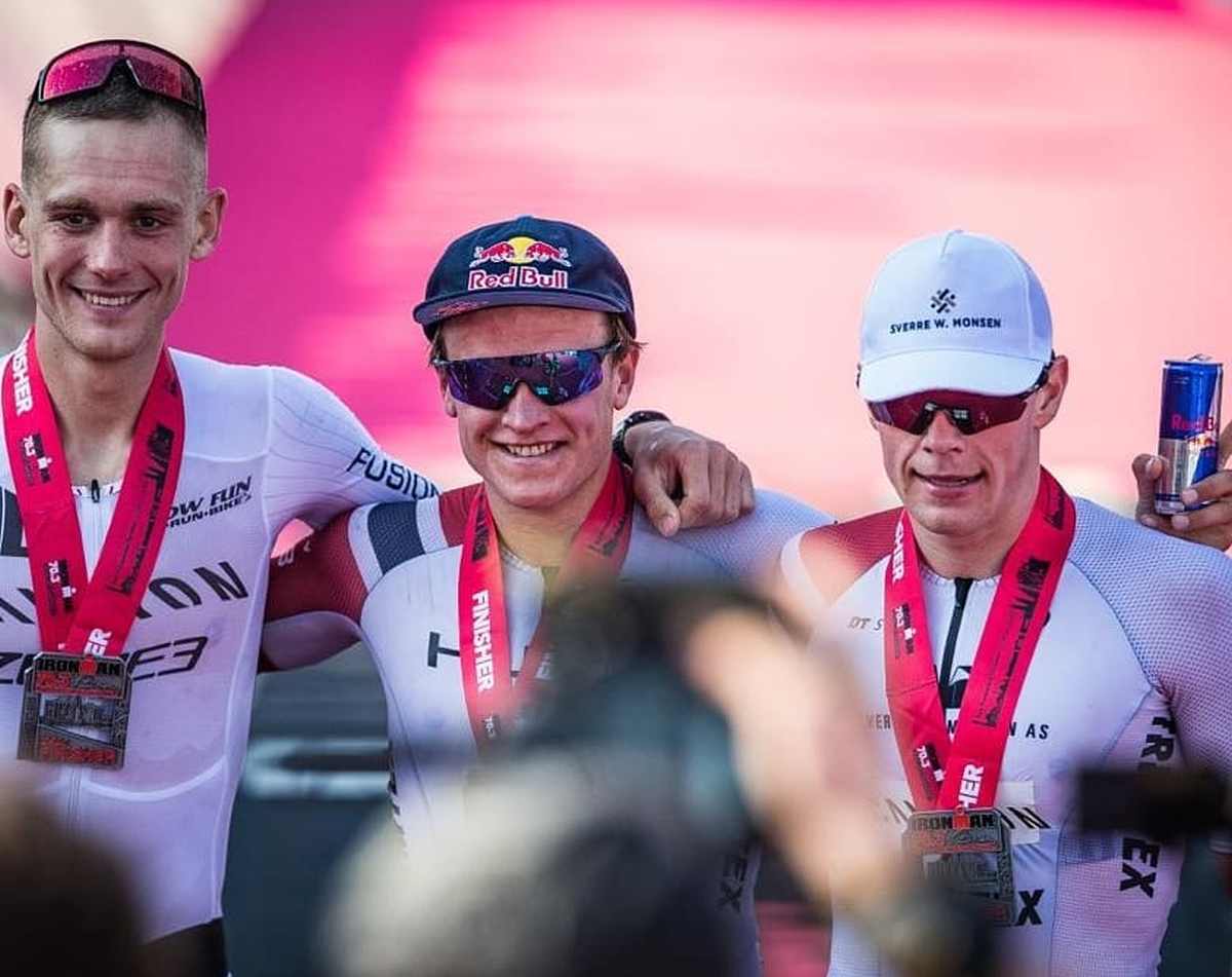 Il podio maschile dell'Ironman 70.3 Bahrain 2019: il recordman Kristian Blummenfelt, Daniel Baekkegard e Casper Stornes (Foto ©Activ'Images / Jacky Everaerdt).