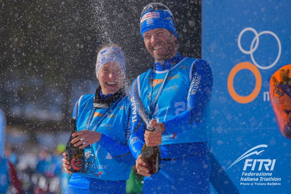 Sandra Mairhofer e Giuseppe Lamastra regalano l'argento all'Italia nella gara a staffetta dei Mondiali di winter triathlon 2020 ad Asiago (Foto: ©Tiziano Ballabio / FiTri)