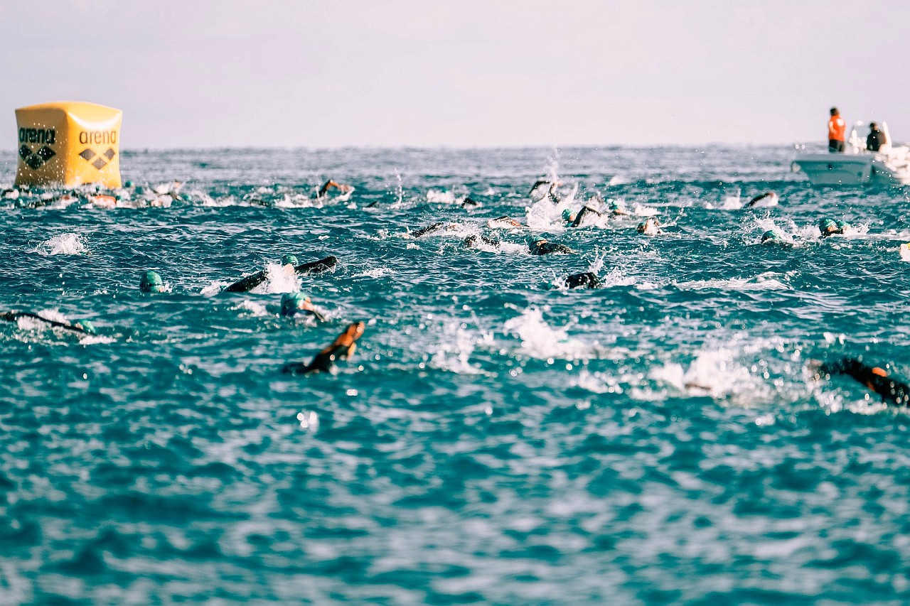 Frazione nuoto ai Campionati Italiani di Triathlon Medio 2020, Borgo Egnazia Tri, 10 ottobre