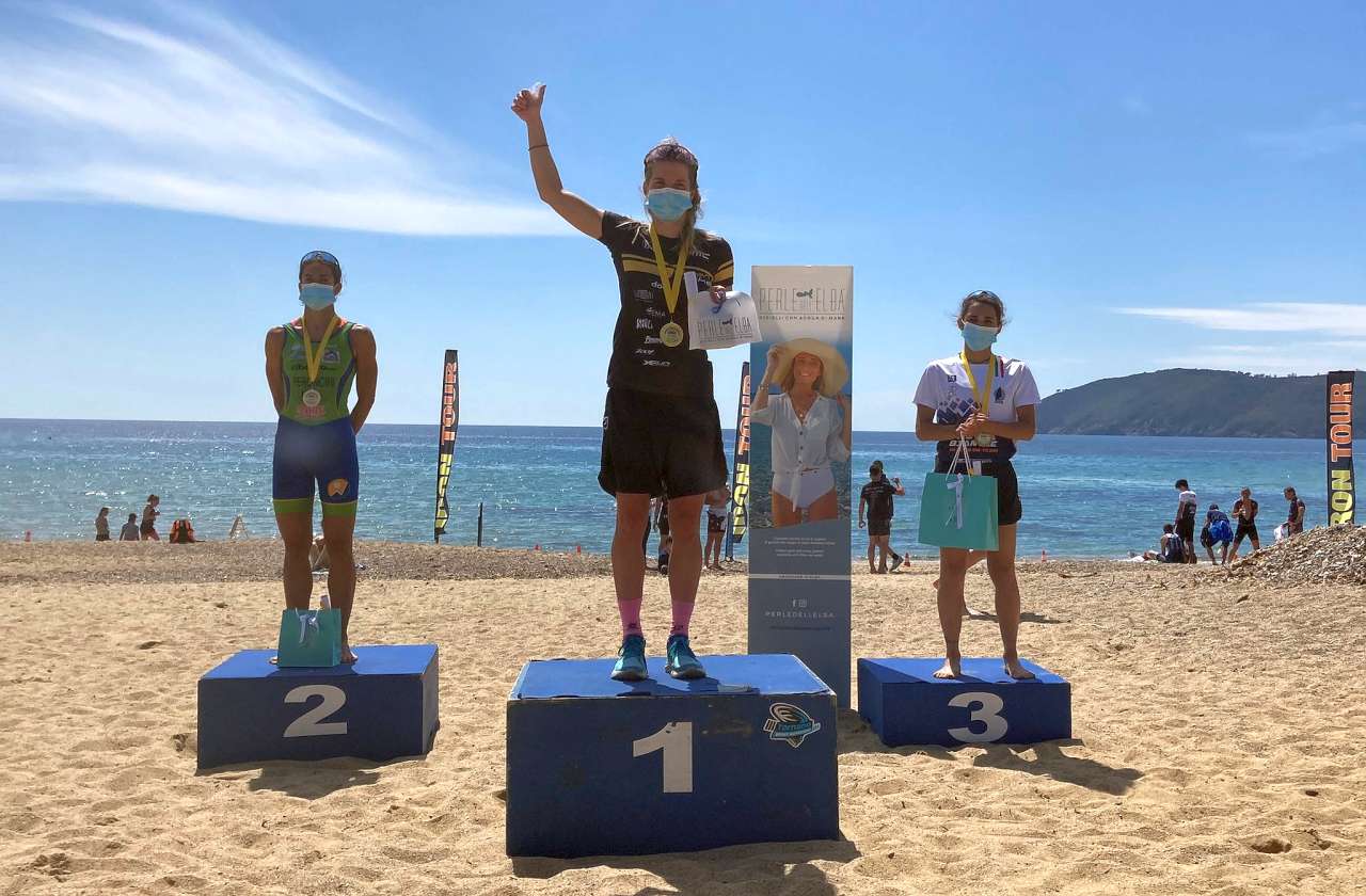 Sandra Mairhofer vince davanti ad Eleonora Peoroncini e Marta Mendito la 2^ tappa dell'Iron Tour Cross Triathlon Elba del 25 aprile 2021