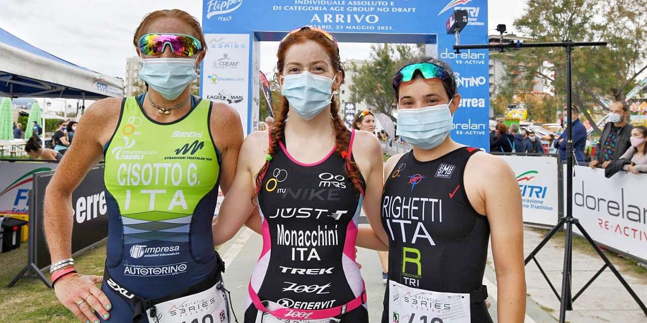 Elisa Monacchini e Michelangelo Parmigiani conquistano il Triathlon Città di Pesaro