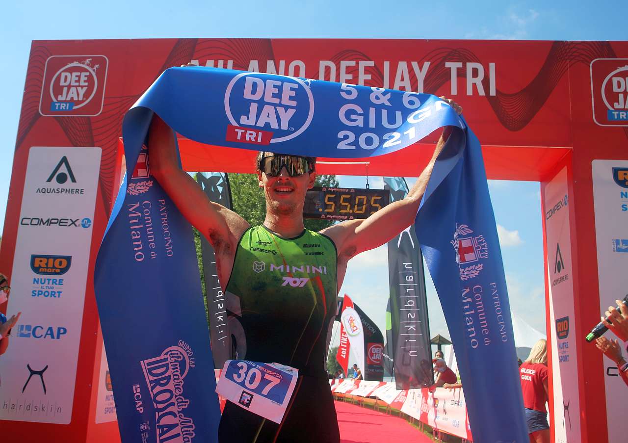 Gregory Barnaby vince il triathlon sprint al Deejay TRI di domenica 6 giugno 2021 (Foto: M. Bardella)