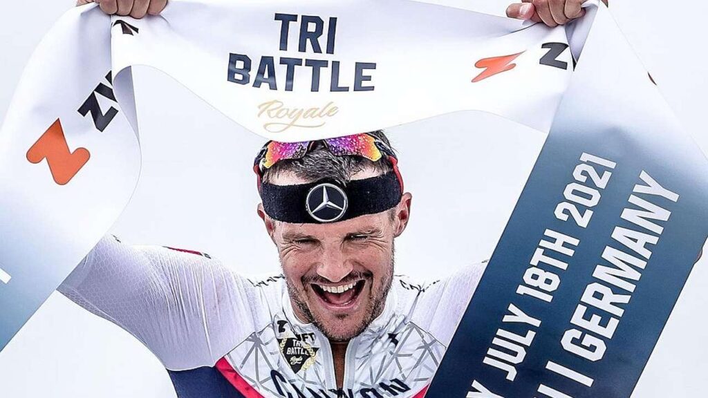 Domenica 18 luglio 2021, Jan Frodeno vince la Tri Battle Royale nell'incredibile crono di 7:27:53!