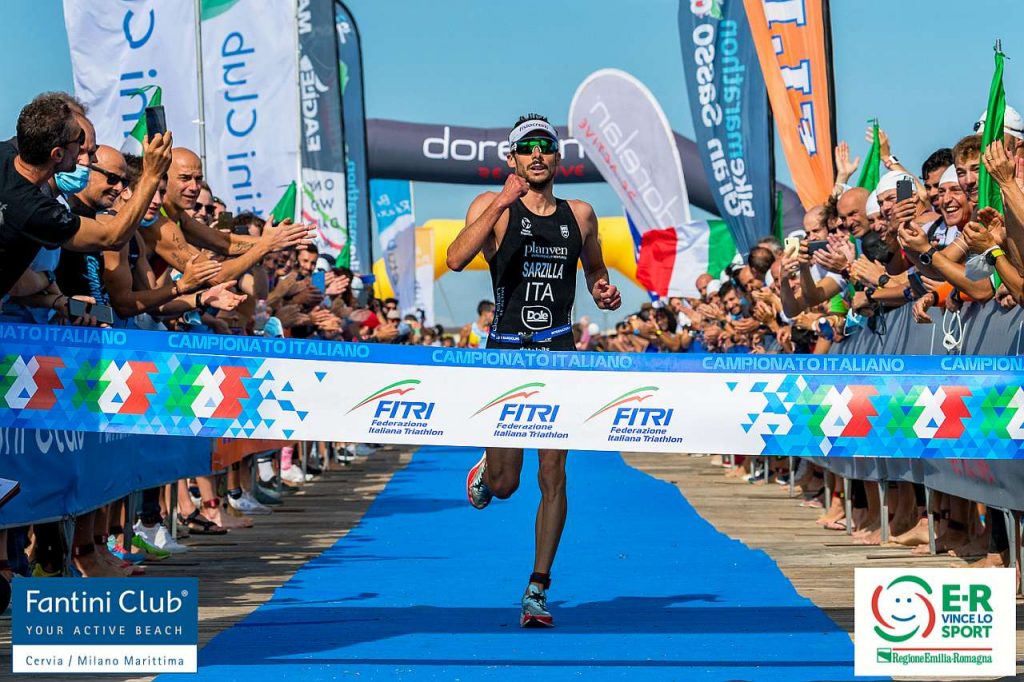 Michele Sarzilla è il nuova campione italiano 2021 di triathlon sprint (Foto: Roberto Del Bianco / Flipper Triathlon)