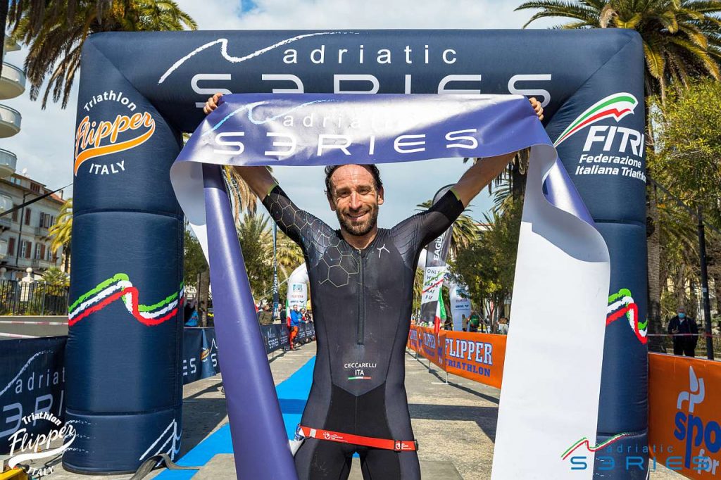 Mattia Ceccarelli vince l'Adriatic Series Duathlon Sprint San Benedetto del Tronto 2022 (Foto: Roberto Del Bianco / Adriatic Series - Flipper Triathlon)