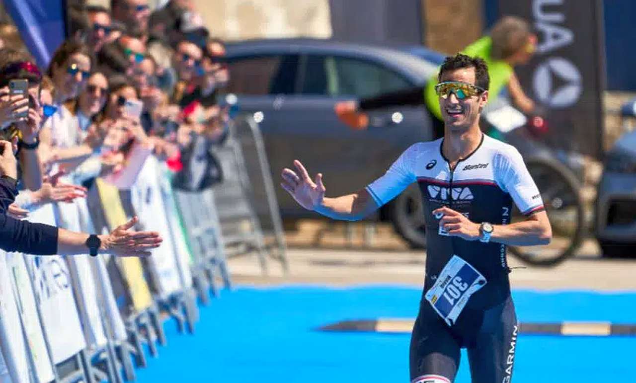Mario Mola vince il 10 aprile 2022 la 24^ edizione del Triathlon Portocolom