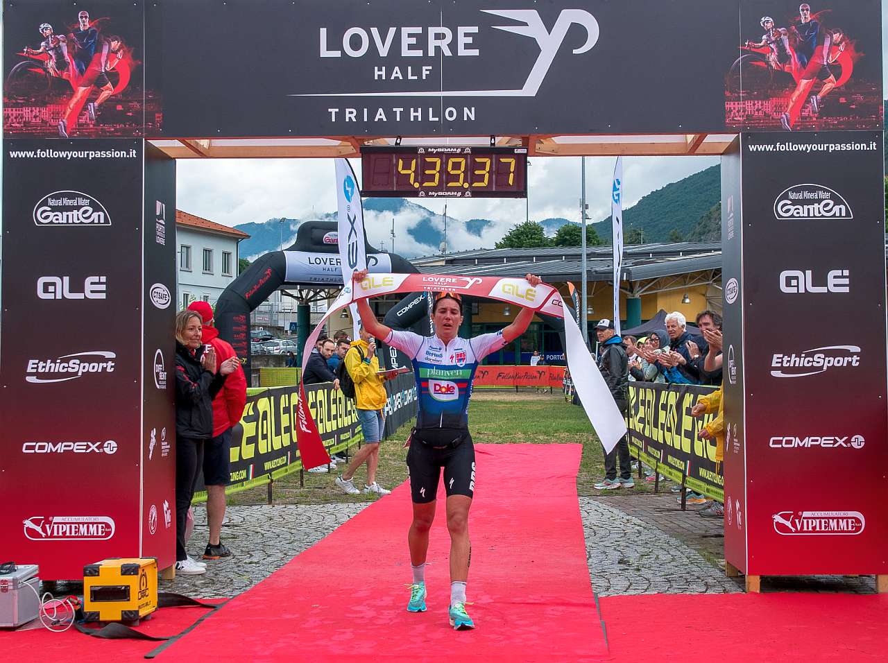 Eva Serena vince il Lovere Half Triathlon 2022