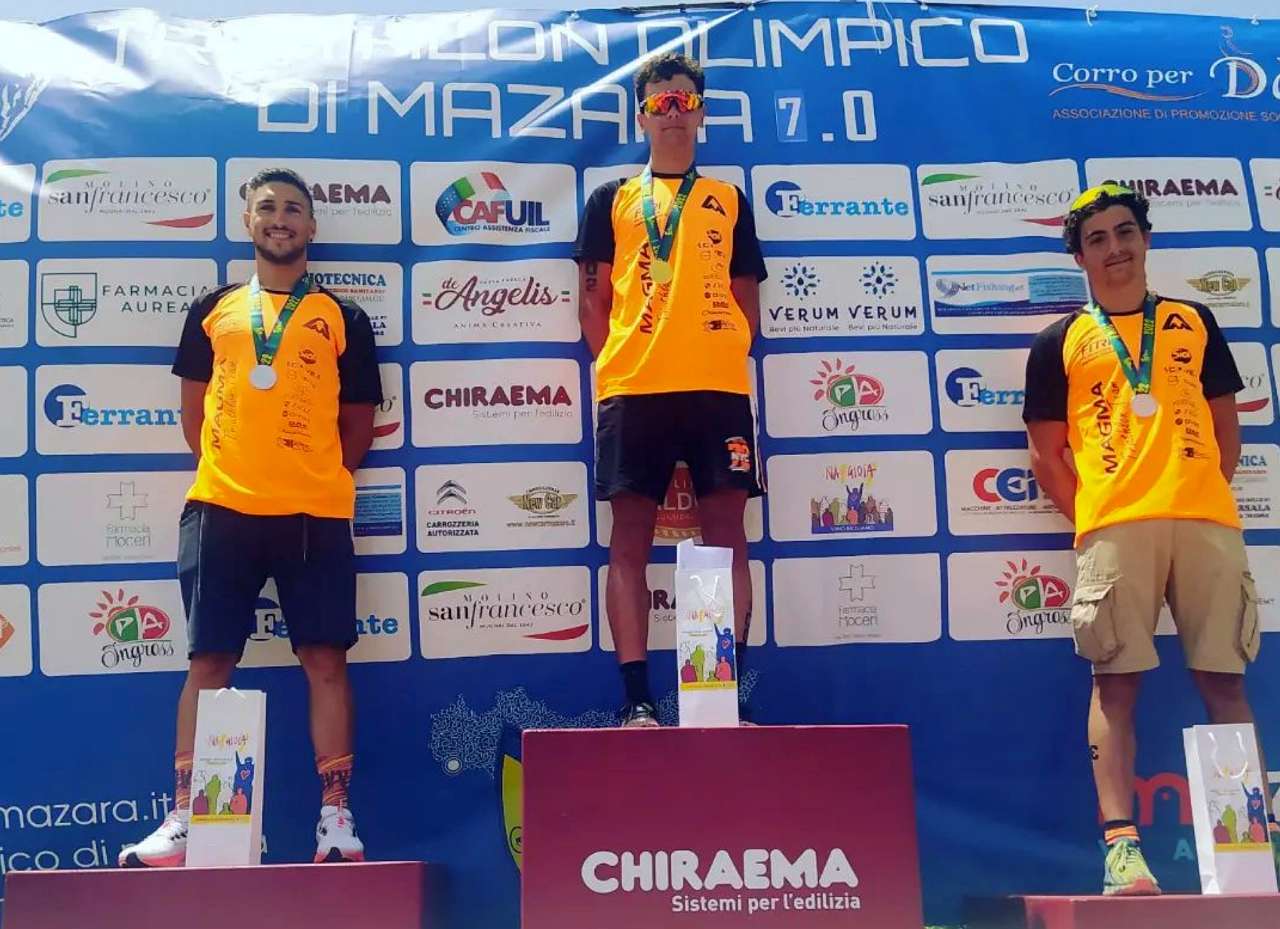 Triathlon Olimpico Mazara 2022: il podio maschile, vince Daniele Gambitta