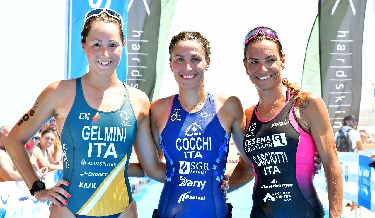 Il podio femminile del TriO Senigallia Sprint 2022 (FOTO PH Credits ENDUpix Luca Tinelli)