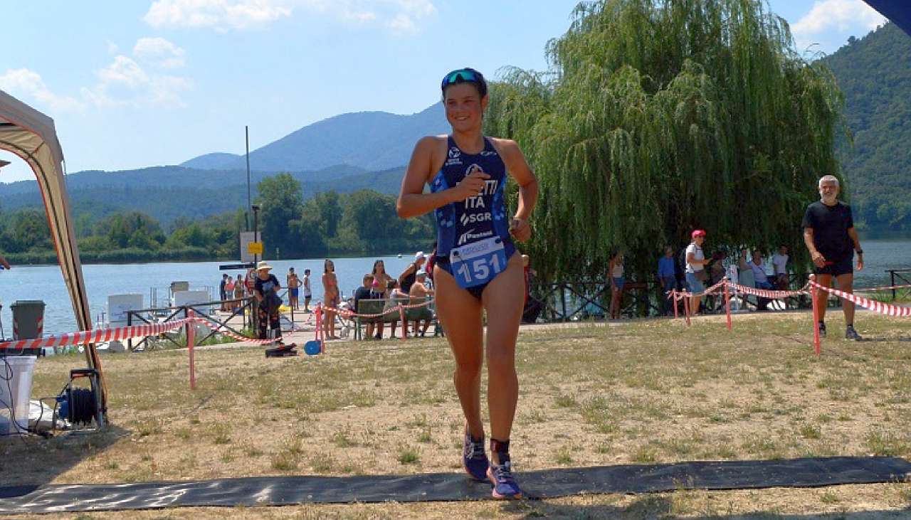 Alessia Righetti vince il Triathlon Sprint di Piediluco 2022