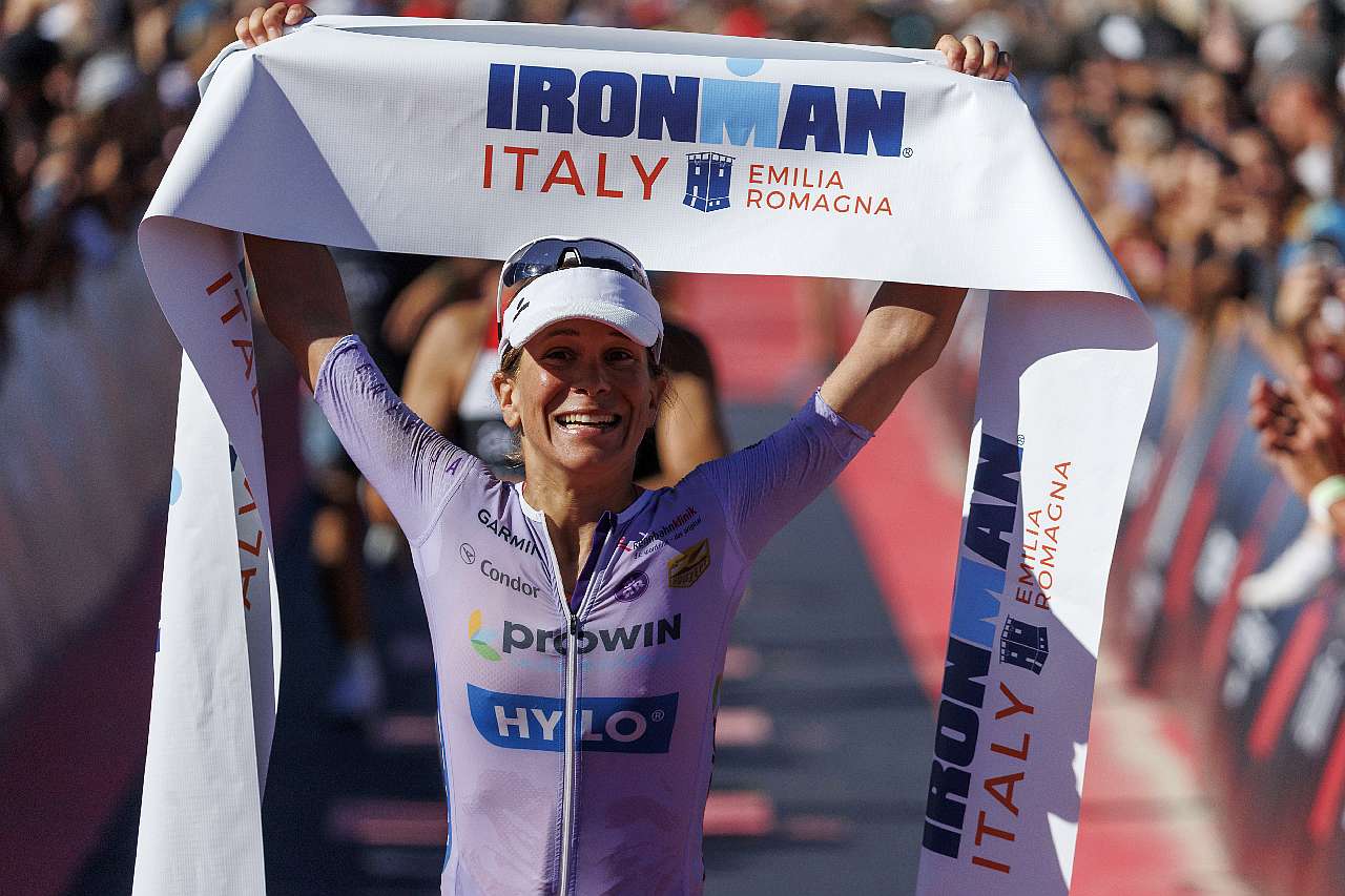 Svenia Thoes vince l'Ironman Italy Emilia-Romagna 2022