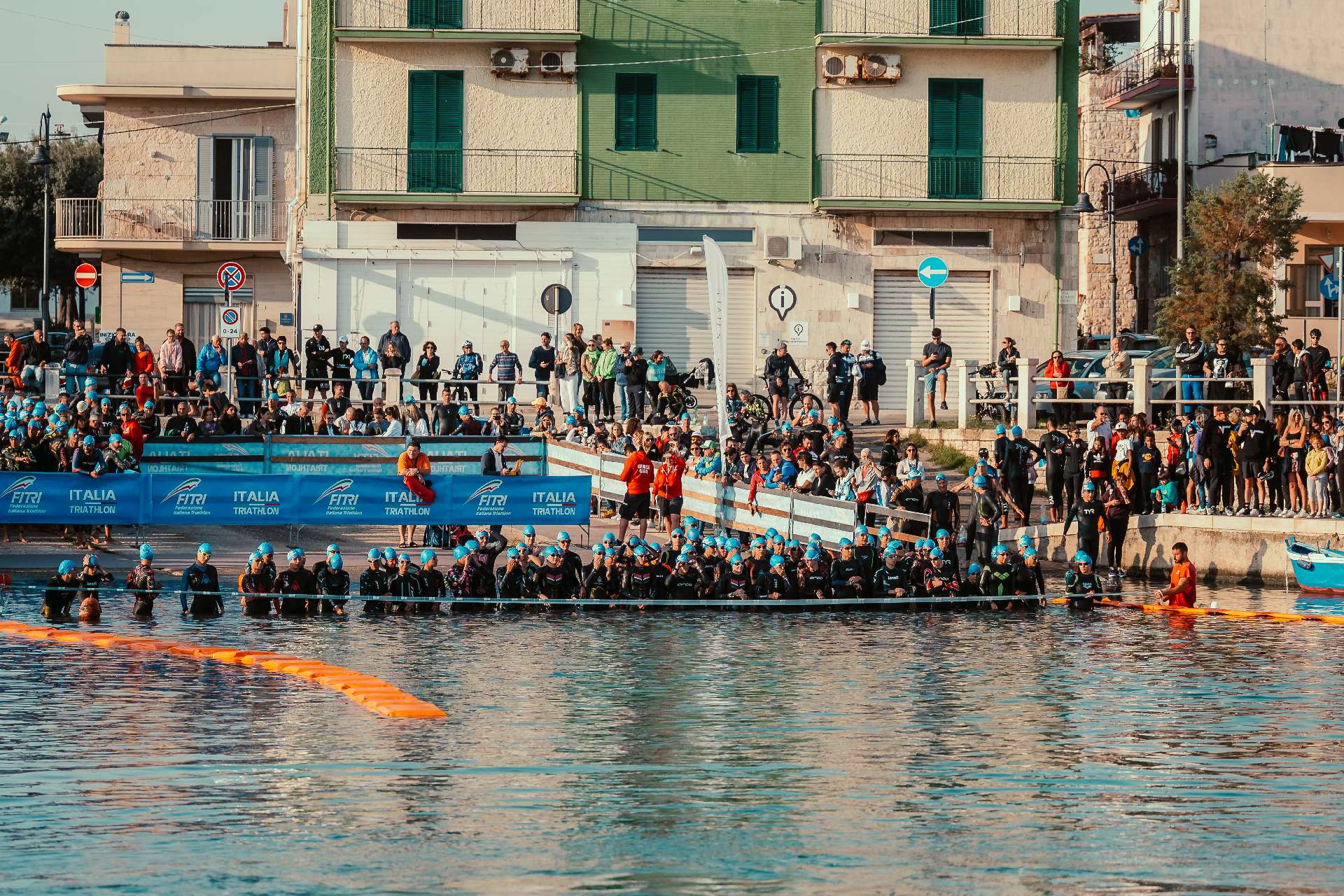 Campionati Italiano Triathlon Medio 2022 Borgo Egnazia, la partenza