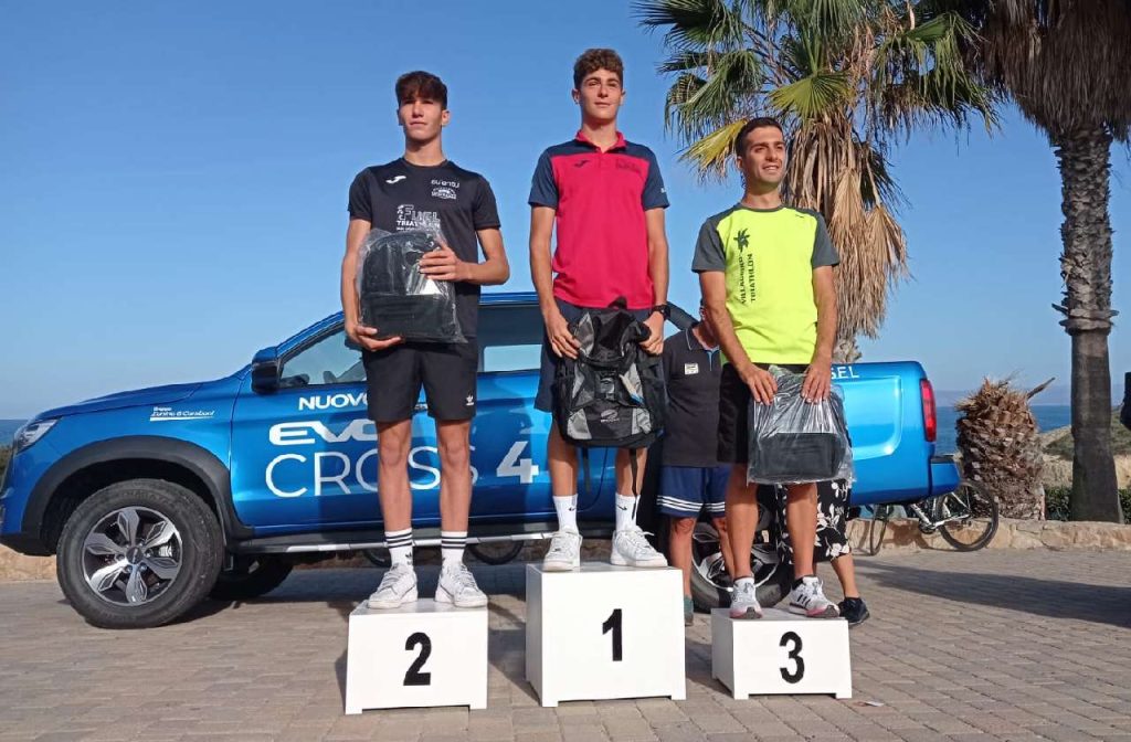 Podio maschile del Triathlon Sprint Porto Torres 2022, Campionato Sardo di specialità: vince Manuel Cossu