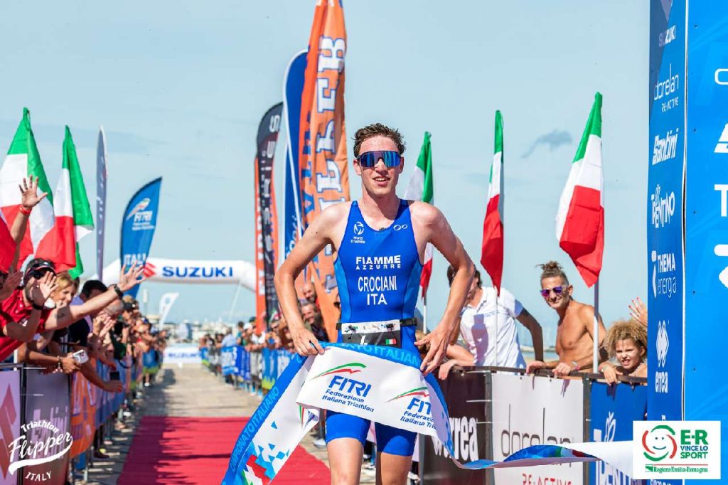 Alessio Crociani vince il titolo assoluto ai Campionati Italiani di Triathlon Sprint 2022 a Cervia (Foto: © Roberto Del Bianco / Adriatic Series)