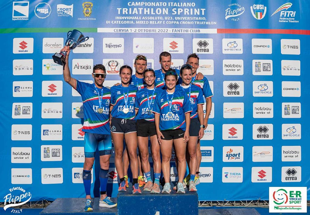 Il podio Tricolore della Coppa Crono:   vincono il Doloteam tra gli uomini e il TD Rimini tra le donne (Foto: ©Roberto Del Bianco / Adriatic Series)