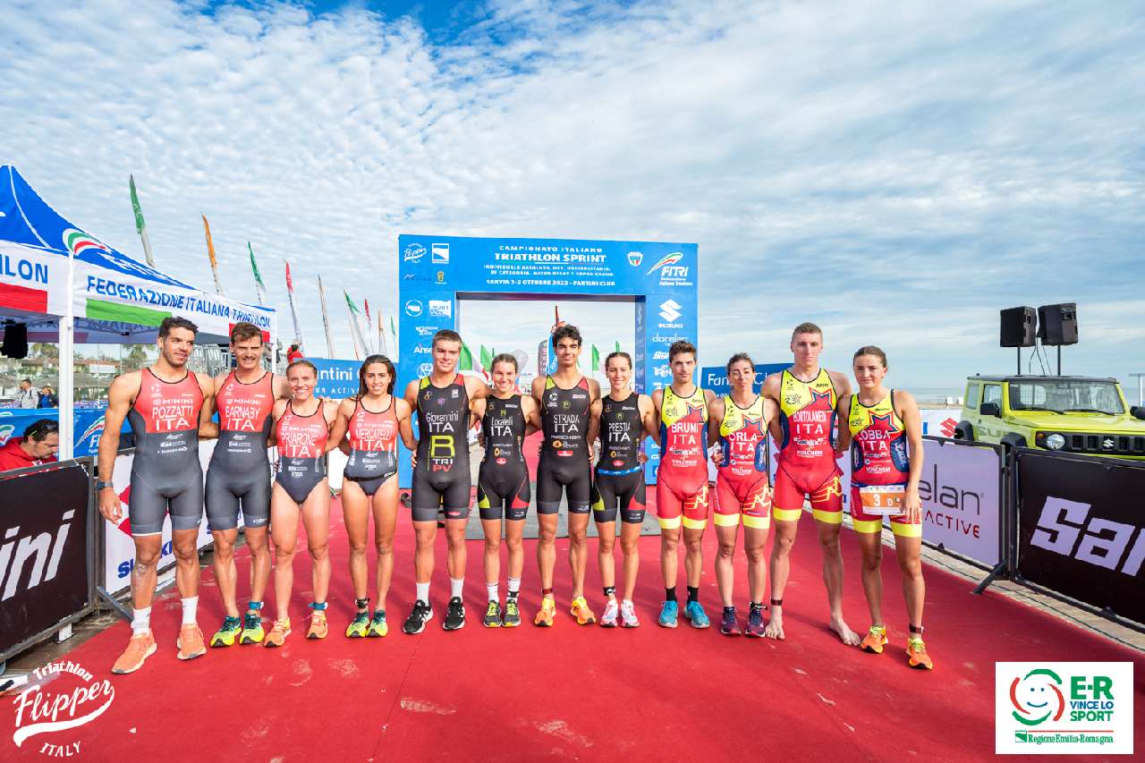Il podio tricolore degli Italiani a Staffetta: vince iil Raschiani Triathlon Team (Foto: ©Roberto Del Bianco / Adriatic Series)