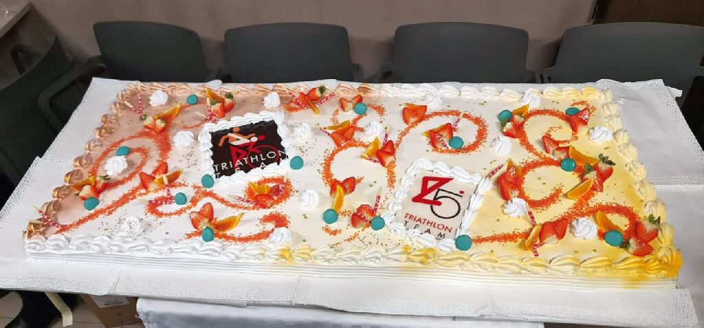 Triathlon Team 25 anni, la torta