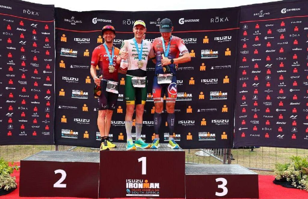 Il podio maschile dell'Ironman South Africa 2023: vince Leon Chevalier