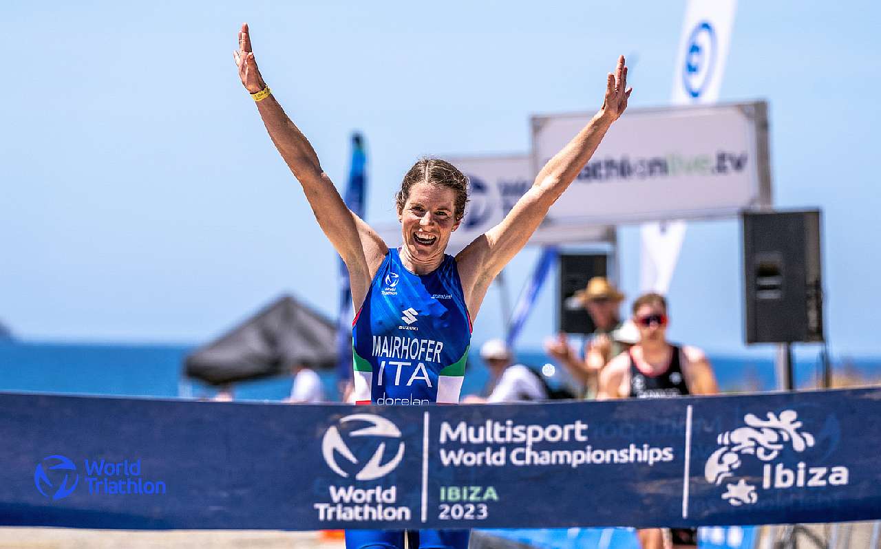 Sandra Mairhofer trionfa ai Mondiali di Cross Triathlon 2023 di Ibiza