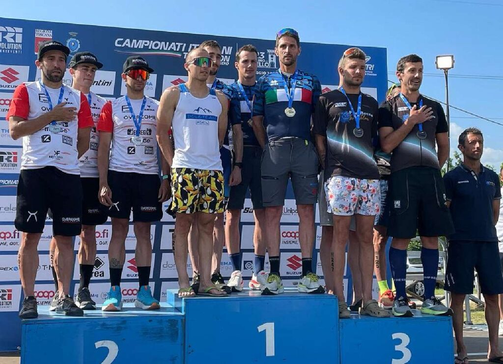 Ironlake Campionati Italiani Triathlon Medio 2023: Doloteam vince il titolo a Squadre Uomini