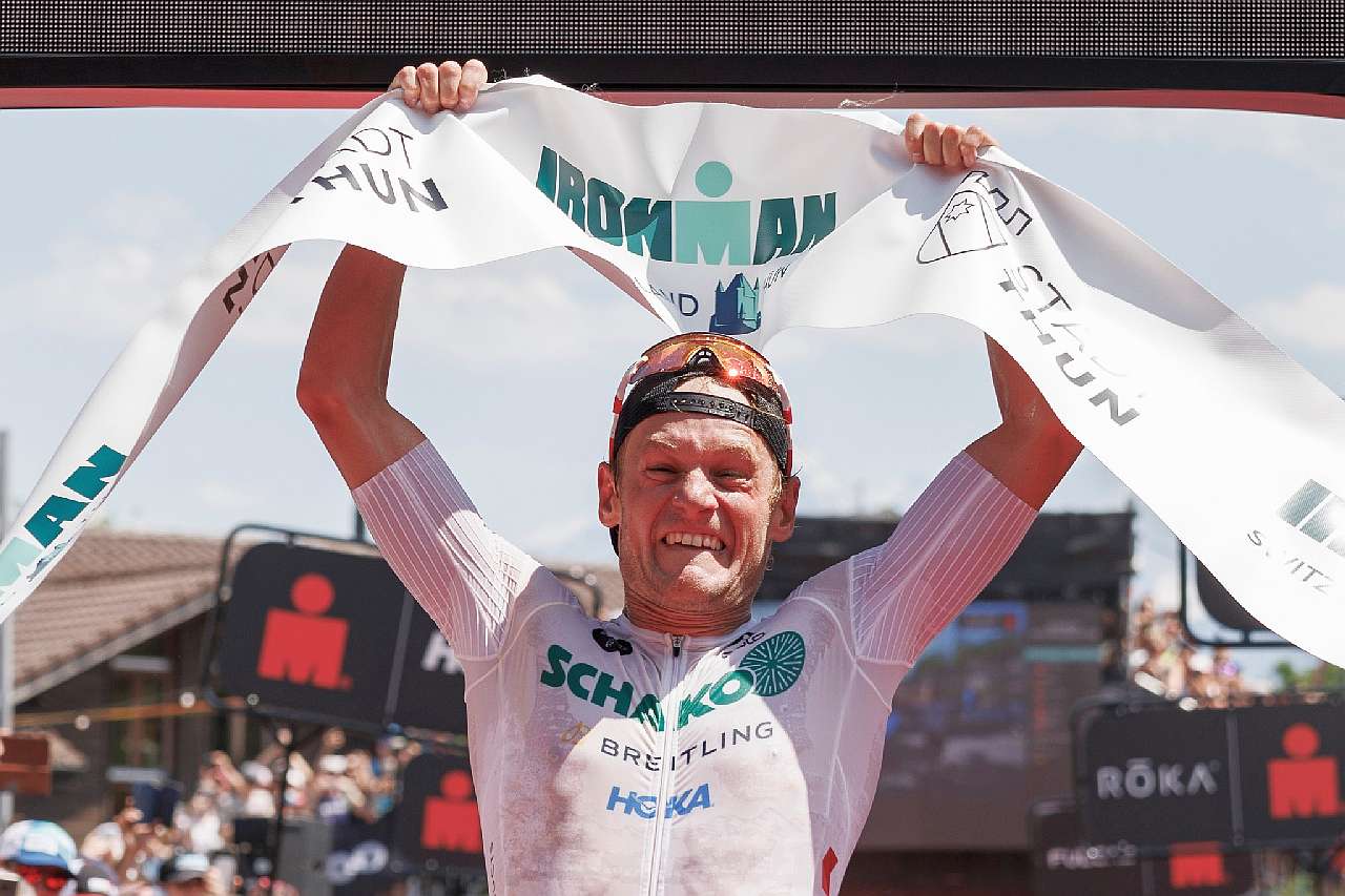Jan Van Berkel vince nella sua ultima da PRO il suo Ironman Switzerland 2023 a Thun