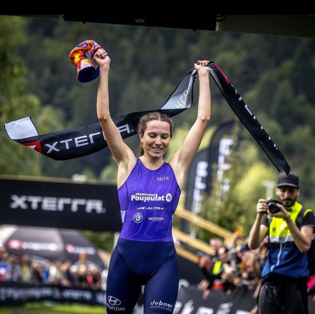 Solenne Billouin è per il secondo anno consecutivo vincitrice dell'XTERRA World Championship il 23 settembre 2023 a Molveno, Trentino (Foto: Carel du Plessis / XTERRA)