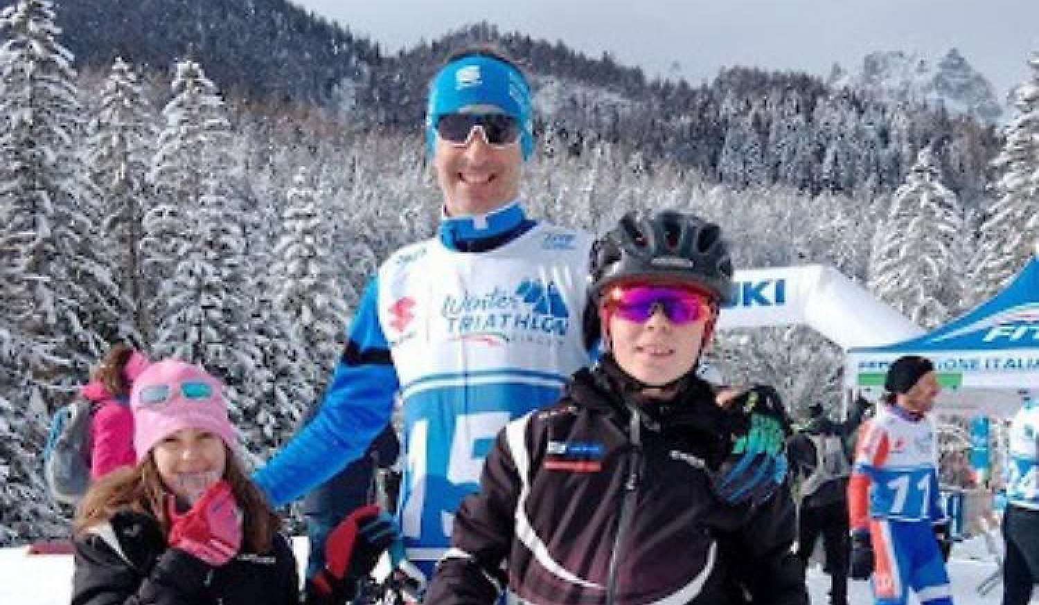 La famiglia Ricca vola sulle nevi: papà Guido con Jacopo e Sofia